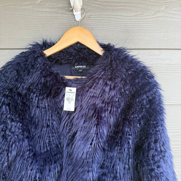 Express NWT faux fur coat - Picture 2 of 5